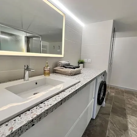 Apartment 9 Ecluses-canal Du Midi Entier T2 Climatise Avec Piscine Beziers