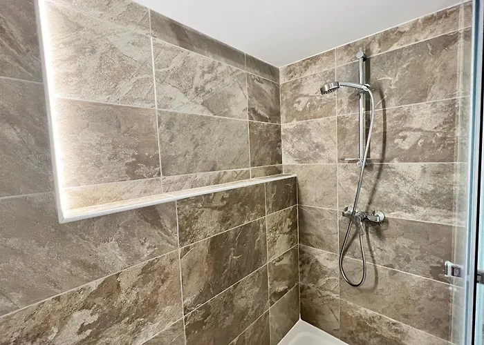 Apartamento 9 Ecluses-canal Du Midi Entier T2 Climatise Avec Piscine