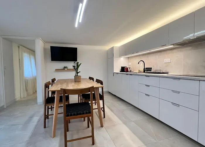 Apartamento 9 Ecluses-canal Du Midi Entier T2 Climatise Avec Piscine *